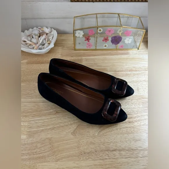 Vionic Amanda Sde Tort Black Suede Buckle Pointed Toe Flats Orthaheel Size US 7
