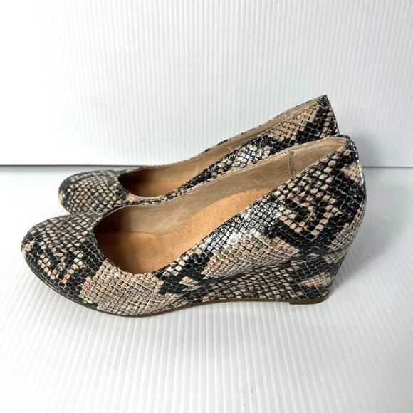 Vionic Antonia Embossed Leather Close Toe Wedges Snakeskin Print Women Size 7.5