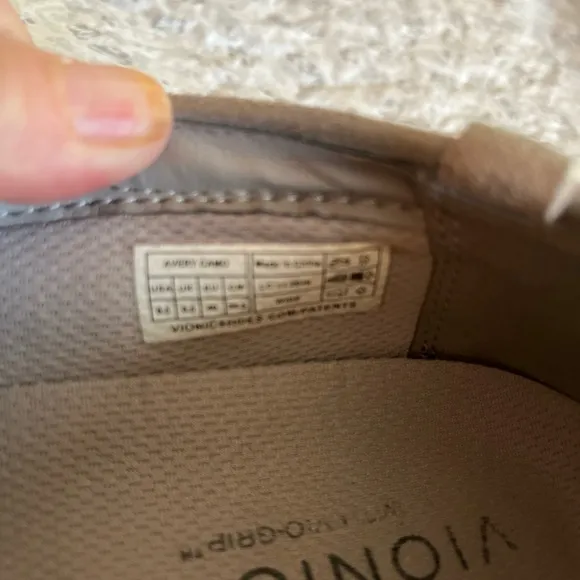 Vionic Avery pro slip on shoes