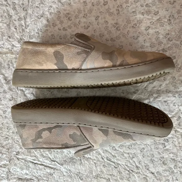 Vionic Avery pro slip on shoes