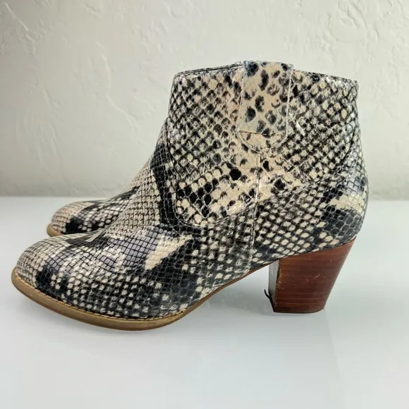 Vionic Boots Ankle Upright Windom Snake Skin‎ Print Western Leather Side Zip Tan