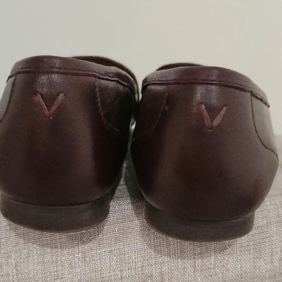 Vionic Brown Loafers with Crocodile Texture