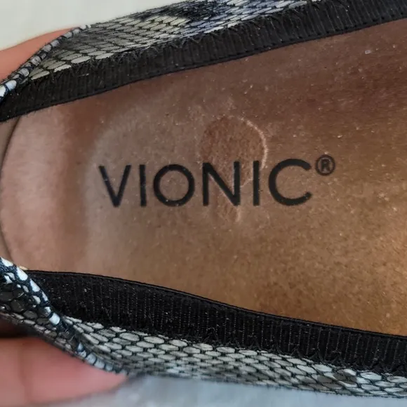 Vionic Caroll Flats Natural Snake Comfort Slip On Animal Print Round Toe