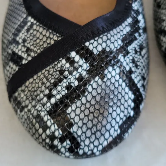 Vionic Caroll Flats Natural Snake Comfort Slip On Animal Print Round Toe