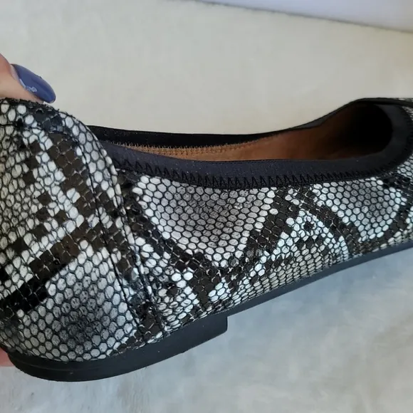 Vionic Caroll Flats Natural Snake Comfort Slip On Animal Print Round Toe