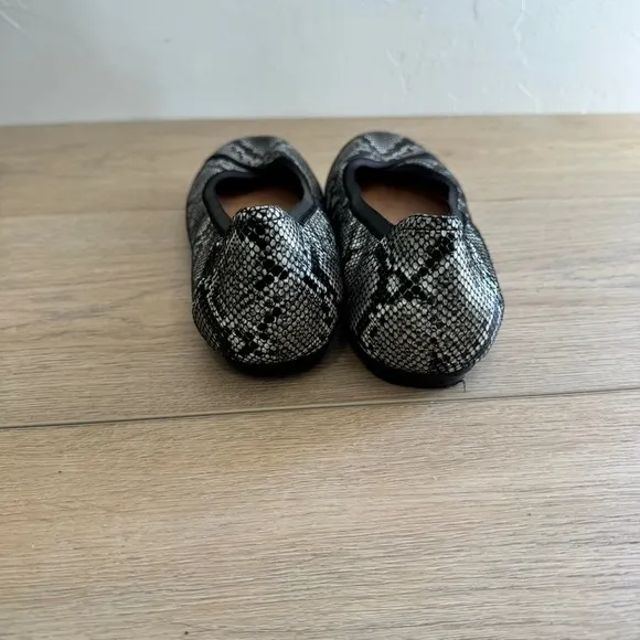 Vionic Caroll Snake Embossed Leather Ballet Flats Size 10