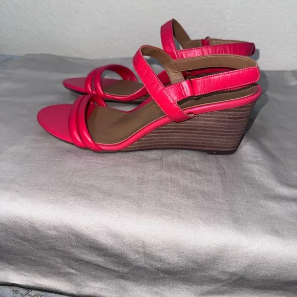 VIONIC Emmy Women's Size 9/EU 41 Coral Pink Orthotic Slingback 3&quot; Wedge Sandals
