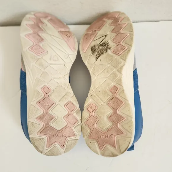 Vionic Mesh Slip-On Shoes size 7.5