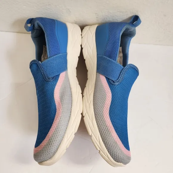 Vionic Mesh Slip-On Shoes size 7.5