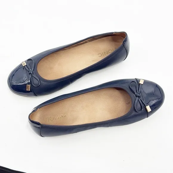 Vionic Minna Navy Blue Ballet Flats with Bow and Patent Leather Cap Toe Size 9.5