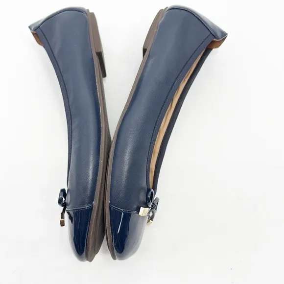 Vionic Minna Navy Blue Ballet Flats with Bow and Patent Leather Cap Toe Size 9.5