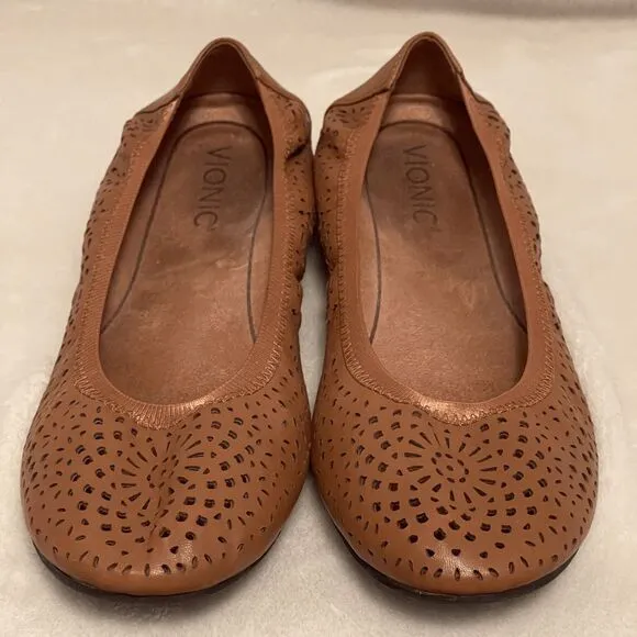 Vionic Robyn 7 Tan Perforated Leather Ballet Flats Arch Support Orthotic Comfort