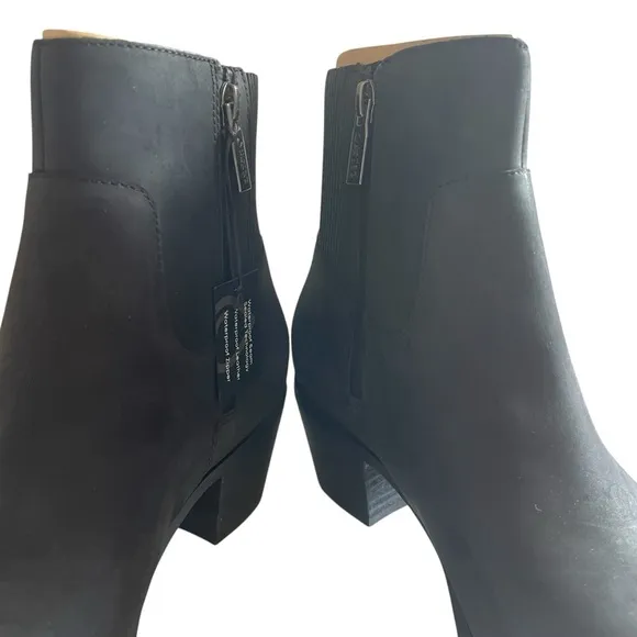 Vionic Shantelle Waterproof Side Zip Nubuck Leather Boots Size 8.5 New in Box