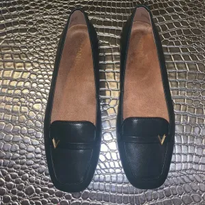 Vionic Shoes Womens Sz 7 Green Leather Loafers Comfort Hayes Slip On Flats