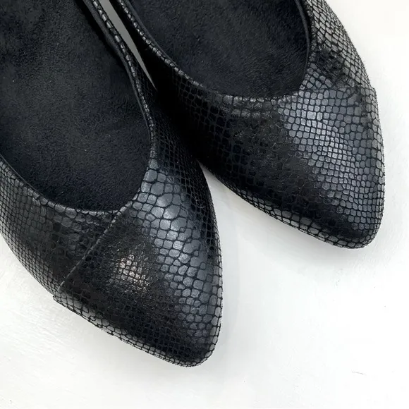Vionic Snake Embossed Caballo Flats