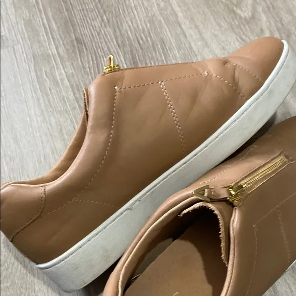 Vionic Splendid Ellis Women's Tan Slip-On Sneakers