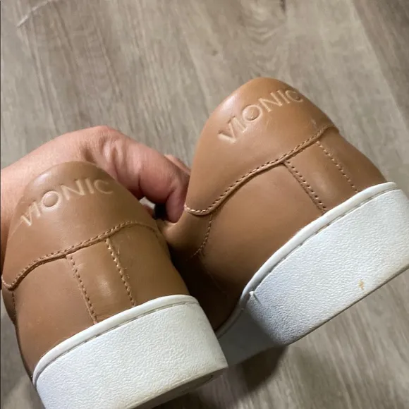 Vionic Splendid Ellis Women's Tan Slip-On Sneakers