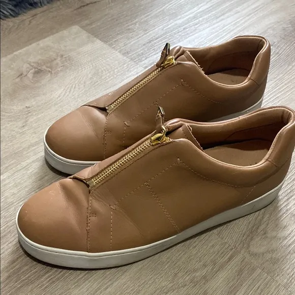 Vionic Splendid Ellis Women's Tan Slip-On Sneakers