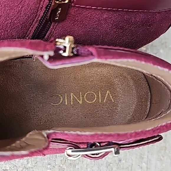 Vionic Womans Pink Suede And Wood Ankle Boots With Side Zip And Buckles Sz 7