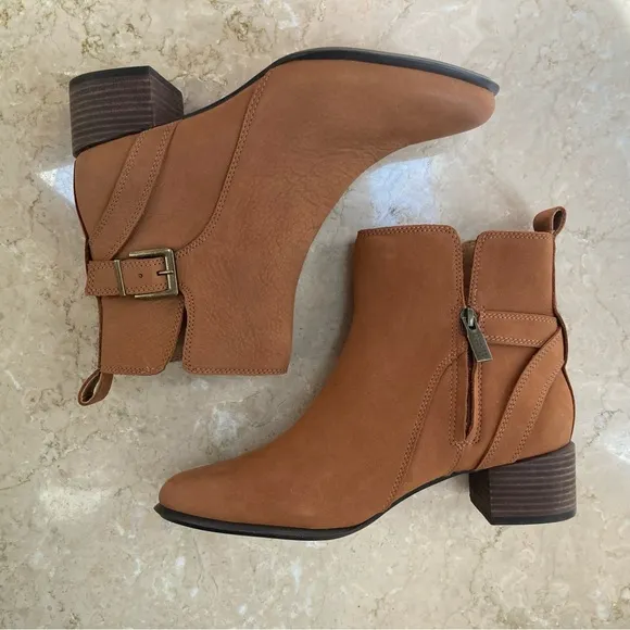 Vionic Women's Sienna Leather Side Zip Ankle Boots, Size 7.5, EUC