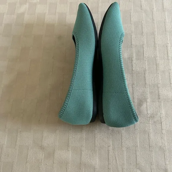 Vivaia Aria 2.0 Pointed Toe Ballet Flats