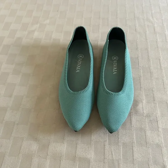 Vivaia Aria 2.0 Pointed Toe Ballet Flats