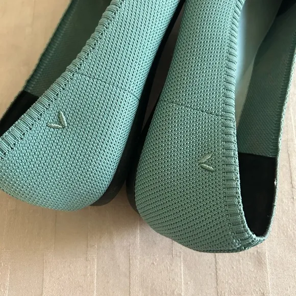 Vivaia Aria 2.0 Pointed Toe Ballet Flats