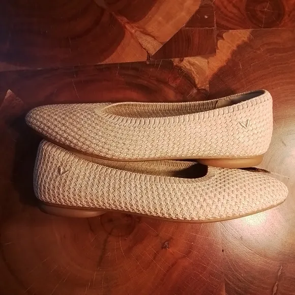 Vivaia Aria 5.0 Pointed Toe Ballet Flats In Almond Mesh - 35.5/5.5 US