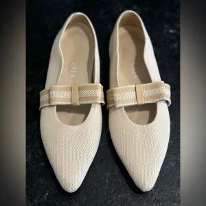 Vivaia Daphne Pointed-Toe Mary Jane Flats with Bow Detail Size 39