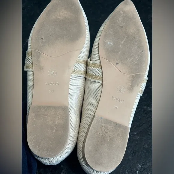 Vivaia Daphne Pointed-Toe Mary Jane Flats with Bow Detail Size 39