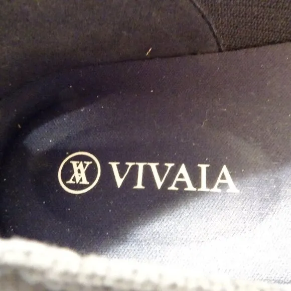 Vivaia Navy Blue Pointed Toe Flats Size 40.5 Embroidered Horse Bit Equestrian