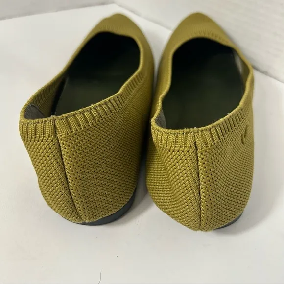 Vivaia Women’s Ballet Flats Aria 5 Pointed Toe Olive Green Recycled Material