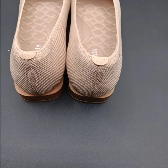 VIVAIA Women’s Minnie Pro Square Toe Heels Size 9 (40) new no box