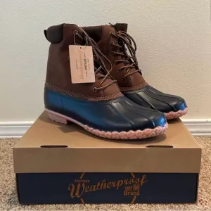 Weatherproof Vintage Waterproof Boots Shoes Size 13 NWT