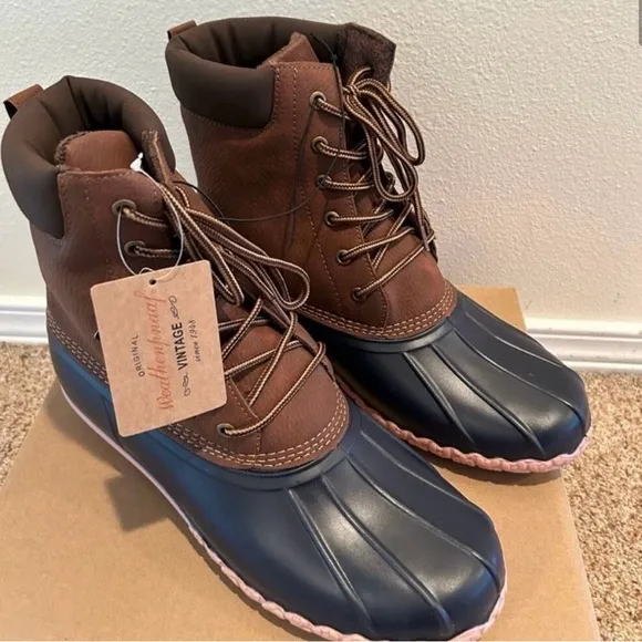 Weatherproof Vintage Waterproof Boots Shoes Size 13 NWT