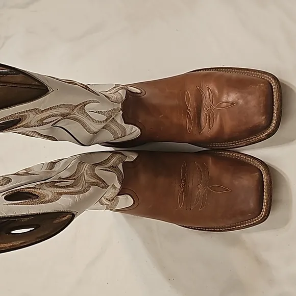 Western boots 100% leather white &amp; brown square toe sz 11 D