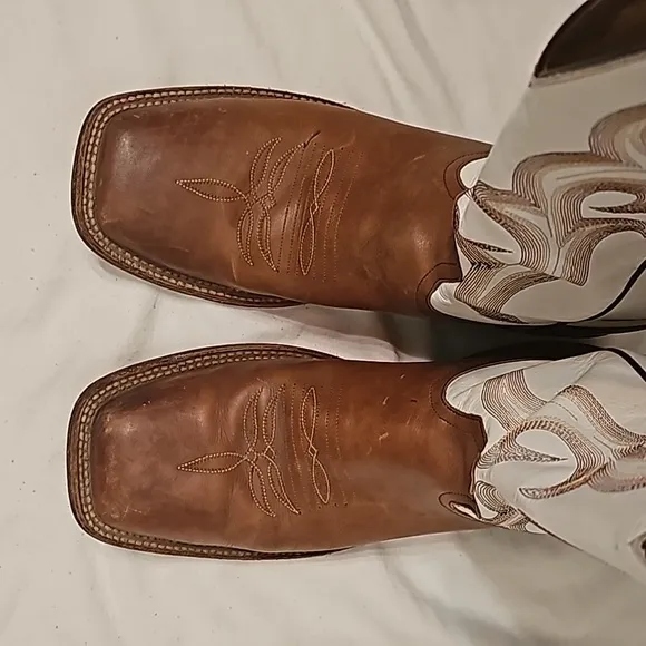 Western boots 100% leather white &amp; brown square toe sz 11 D