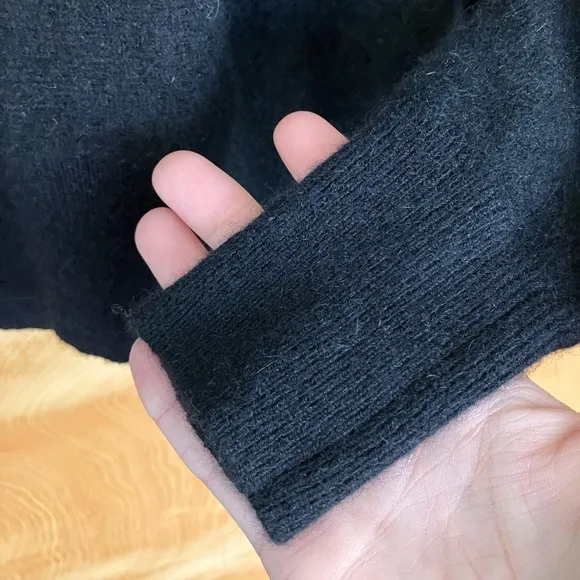 White   Warren Black Boat Neck Cashmere Sweater