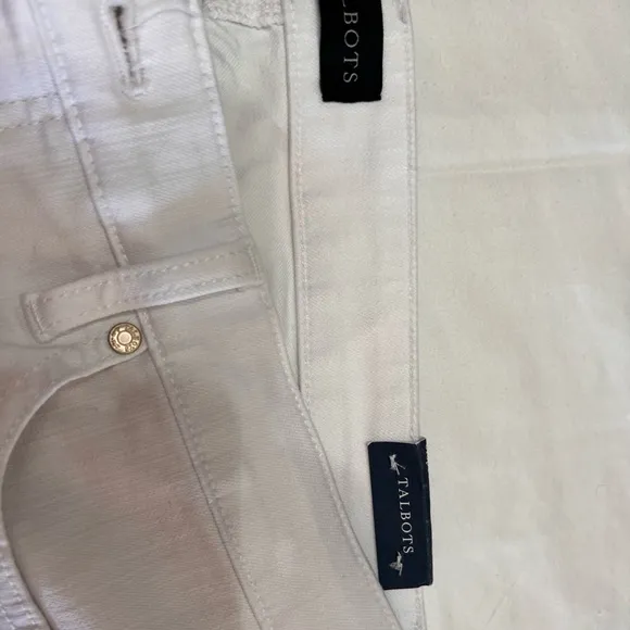 Woman’s NEW White Talbots slimming crop flare jeans