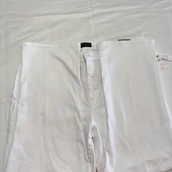 Woman’s NEW White Talbots slimming crop flare jeans