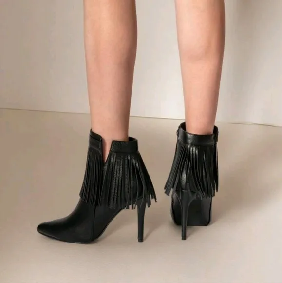 Women Short Boots, Autumn And Winter Fashionable Black Casual Pointed Bare Boots
