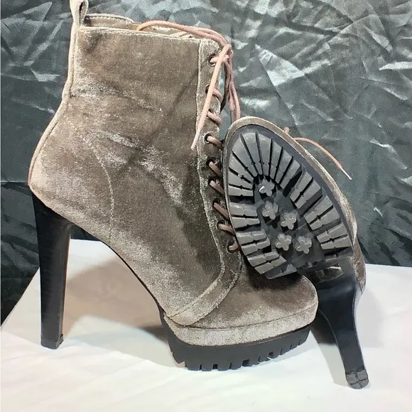 Women’s Aldo Stylish Tan Velvet Lace-Up and Zipper on Side and a 5.1/2” heal .