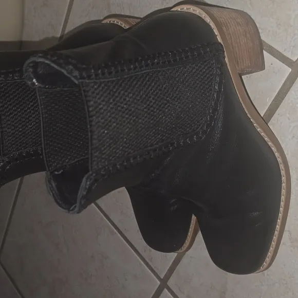 Women's Black Leather Ankle Boots
