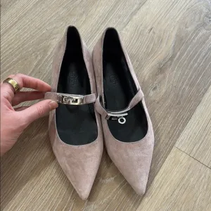 Women's Flats