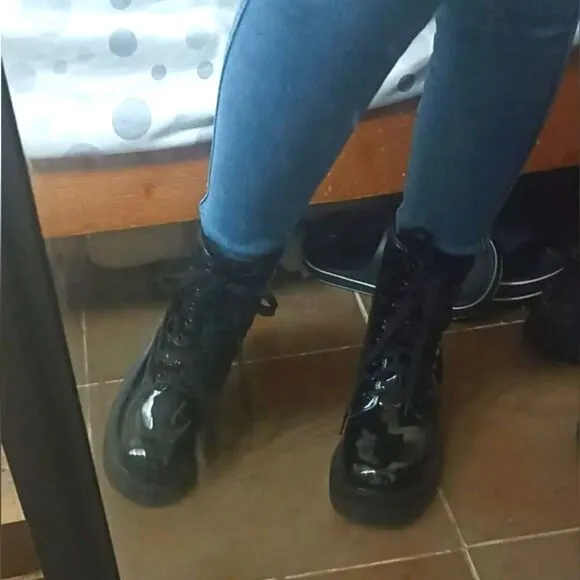 Women's quilted combat boot sz 10.5
