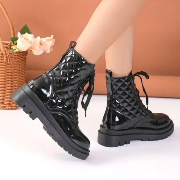 Women's quilted combat boot sz 10.5