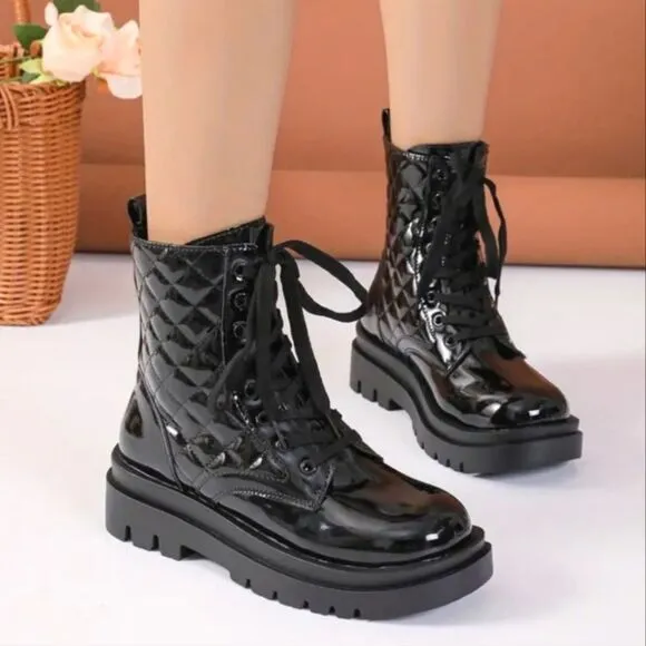 Women's quilted combat boot sz 10.5