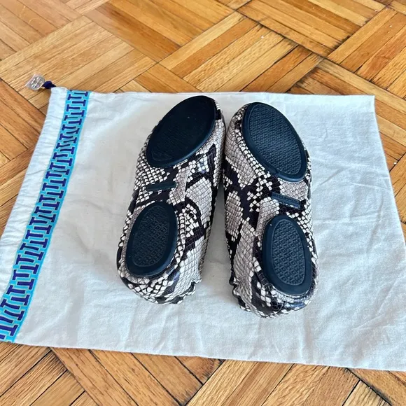 Women's Snakeskin Ballet Flats