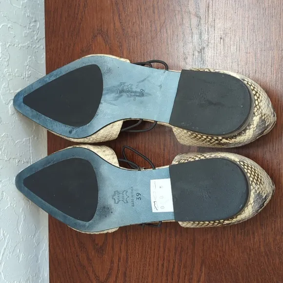 WORN ONCE Thierry Rabotin Leather Snakeskin Print Caged Flats Size EU 39 US 8.5