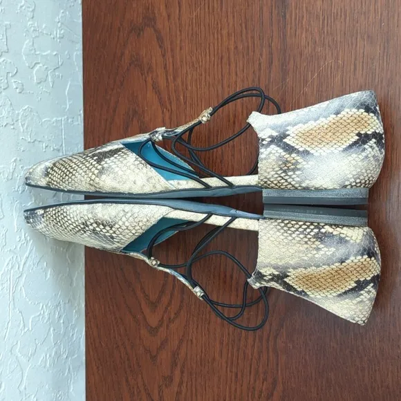 WORN ONCE Thierry Rabotin Leather Snakeskin Print Caged Flats Size EU 39 US 8.5